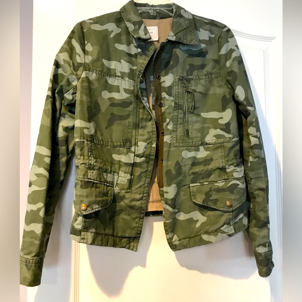 Gap Camouflage Lightweight Jacket - image 1